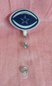 NFL Fútbol ~ Dallas Cowboys ~ Soporte de insignia de identificación de seguridad retráctil con clip - Imagen 1 de 3