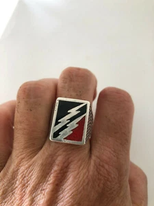 Vintage Southwestern Coral Mens Ring Inlay Silver White Bronze Size 8.75 - Picture 1 of 4