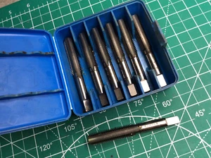 7 Stück Hansen Whitney M12x1,75 D6 4F 73338 metrisch Neu (117) - Bild 1 von 3