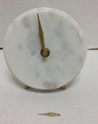 Pottery Barn Madaline Mármol Piedra Latón Escritorio Batería Oficina Reloj Decoración 6.5x6.5 Foto 1 de 4