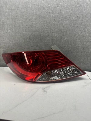 2012 2013 2014 年 HYUNDAI ACCENT SEDAN DRIVER 左四分之一尾灯 原始设备制造商 — 第 1/4 张图片