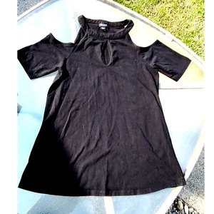 Blusa Torrid Hombro Frío Talla 1 (14-16) Negra Manga Corta Cerradura en el Cuello  - Imagen 1 de 4