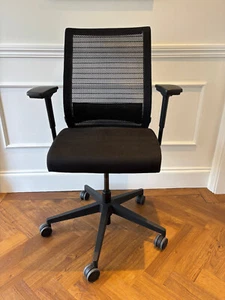 STEELCASE THINK ERONOMIC OFFICE TASK CHAIR. BLACK MESH & FBARIC SEAT - Picture 1 of 10