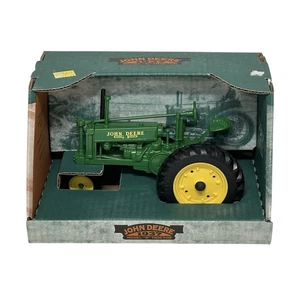 ERTL JOHN DEERE 1937 MODEL B TRACTOR DIECAST 1:16 - Picture 1 of 3