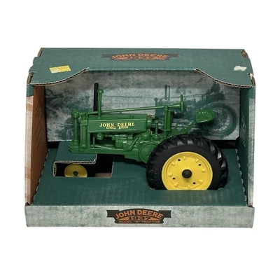 ERTL JOHN DEERE 1937 MODEL B TRACTOR DIECAST 1:16 - Image 1 of 3