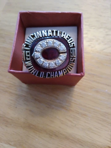 1990 CINCINNATI REDS 10K WORLD SERIES CHAMPIONSHIP RING Cover