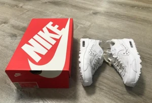 Neu mit Etikett Nike Air Max 90 Futura Damenschuhe weiß/Platin 6 NEU - Bild 1 von 5