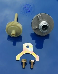 GM TH 350 4L60 700R4 TRANSMISSION SPEEDOMETER KIT 36 DRIVEN GEAR HOUSING & CLAMP - Picture 1 of 1