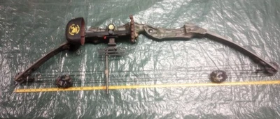 Bear Pro Specialist Super 65 Compound Bow. Right Hand - Image 1 of 4