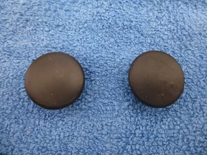 Ein Paar klassische Radiotasten - Bild 1 von 3