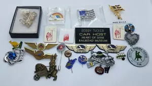 Vintage Konvolut Pins Fluggesellschaft amerikanische Flagge Ostern Namensschild Souvenir Zug Hawaii - Bild 1 von 5