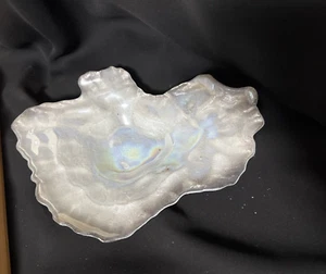 Handmade Akcam Turkish Iridescent Art Glass Oyster Shell Plate Trinket Dish 8" - Picture 1 of 6