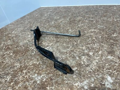 2005 HONDA CR-V BATTERY TIE DOWN BRACKET/ BOLT - Image 1 of 3