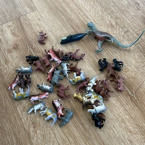 Konvolut 40 Teile Tierfiguren Spielzeug Elefant Dinosaurier Dschungel Loc L - Bild 1 von 1