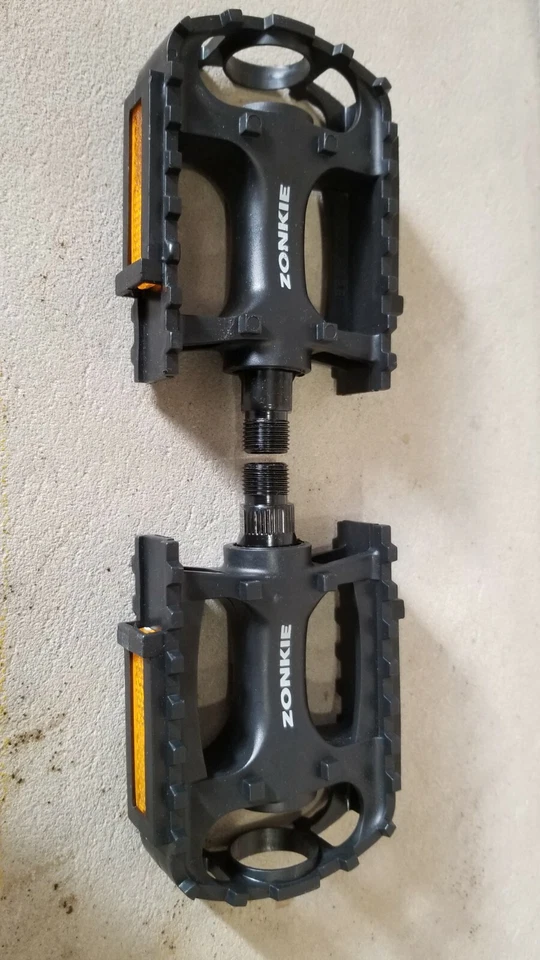 Pedales de bicicleta ZONKIE, pedales de bicicleta, pedales de plástico MTB, 9/16 pulgadas Foto 1 de 4