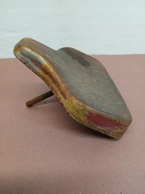 Asiento de metal rojo vintage bicicleta triciclo triciclo repuestos  Foto 1 de 4