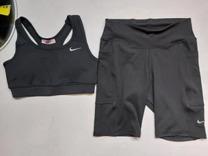 Nike bauchfreies Oberteil und Shorts schwarz Small neu mit Etikett Damen Training Freizeit - Bild 1 von 15