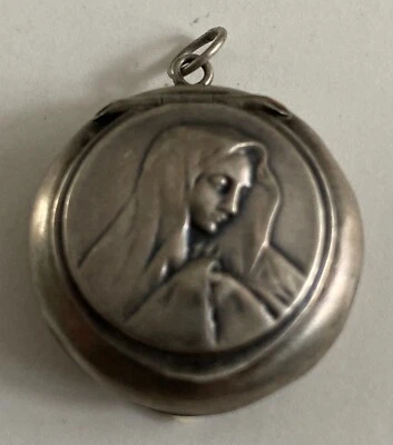 CIONDOLO SCATOLINA IN ARGENTO 800 DEL 1923 - Immagine 1 di 4