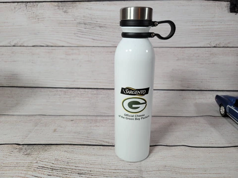 Sargento Cheese Green Bay Packers 25 fl oz. water Battle 11" tall Cover