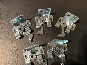 5 X TENDE VENEZIANE IN METALLO 25MM STAFFE GIREVOLI UNIVERSALI - RICAMBI CIECHI - Foto 1 di 1