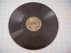 DECCA Andrew Sisters Hurry Hurry Hurry / I Didn't Know the Gun Was Loaded 24613 - Picture 1 of 3