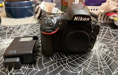 Poor Nikon D810 36MP DSLR Full Frame Camera Body + Batt + Charger  - SC Unknown - Image 1 of 4
