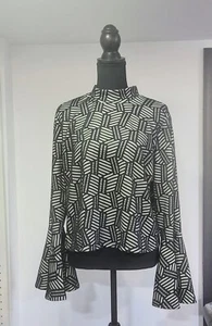 New Ashley Stewart Cropped Bell Sleeve Dressy Top 18-20 Black and White - Picture 1 of 6