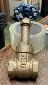 Nibco - 3/4” Threaded Bronze Shut Off Gate Valve (NOS) - Picture 1 of 5