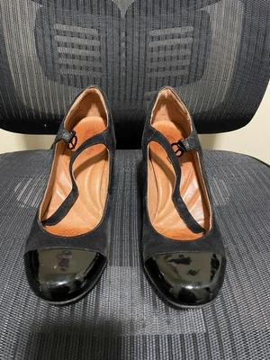 Женские замшевые и кожаные каблуки Clarks модель Indigo Mary Jane 3 дюйма размер 7,5 M черные б/у - Изображение 1 из 4