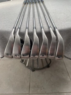 ¡JUEGO DE PLANCHA AGX SUELA ANCHA ALDILA NV-30 SENIOR FLEX (6 A S)! Foto 1 de 4