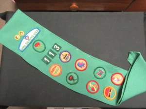 Girl Scout Sash with Insignia GS - Picture 1 of 1
