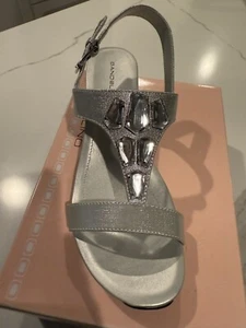 NEW IN BOX Bandolino “Hopton” Dress Sandals Silver size 9M - Picture 1 of 12