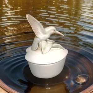 Otagiri Japan Hummingbird  Porcelain Lidded Heart Trinket Box  3”W - Picture 1 of 8
