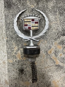 Vintage Cadillac Hood Ornament Wreath Emblem Chrome - Picture 1 of 4