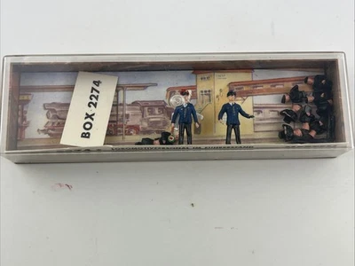 MERTEN H0 gemischte Figuren (siehe Fotos) Bahnpersonal 1:87 - Bild 1 von 4