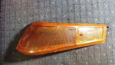 1980 ROVER 3500 SD1 FRONT LEFT SIDE MARKER HOUSING LENS AMBER ORANGE OEM - Image 1 of 3
