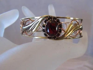 Estate Vintage Victorian Yellow Gold Filled Bohemian Garnet Cuff Bracelet - Imagen 1 de 10