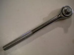 Sin marca - Llave de vaso de trinquete de accionamiento de 3/8" - Cabeza redonda - Mango moleteado - Imagen 1 de 2
