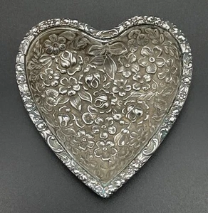 Stieff Rose Repousse Sterling Silver Heart Shaped Dresser / Ring Tray - Picture 1 of 9