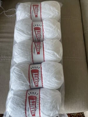 LOT OF 5 HERRSCHNER'S VARSITY FLEECE SKEINS, WHITE, 125 YDS EACH (H17) - Image 1 of 2