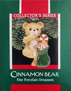 HALLMARK KEEPSAKE ' CINNAMON BEAR ' 7TH IN PORCELAIN BEAR SERIES 1989 - Picture 1 of 2
