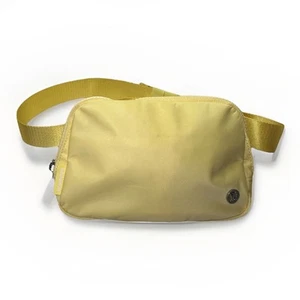 Lululemon Everywhere Belt Bag 1L Light Yellow Crossbody Travel Concert Summer - Picture 1 of 8