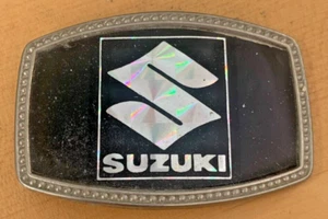 Oldtimer Suzuki Gürtelschnalle rot schwarz Emaille Motorrad Racing 3,25 x 2,25 - Bild 1 von 4