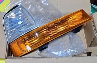 Lámpara de Señal de Estacionamiento, 3223-0039R Ford Ranger Truck 98-00 lado PASS, Derecha Foto 1 de 4