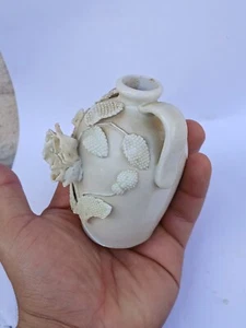Antico vaso porcellana cinese bianco inciso fiore bianco misura piccola unico - Foto 1 di 7