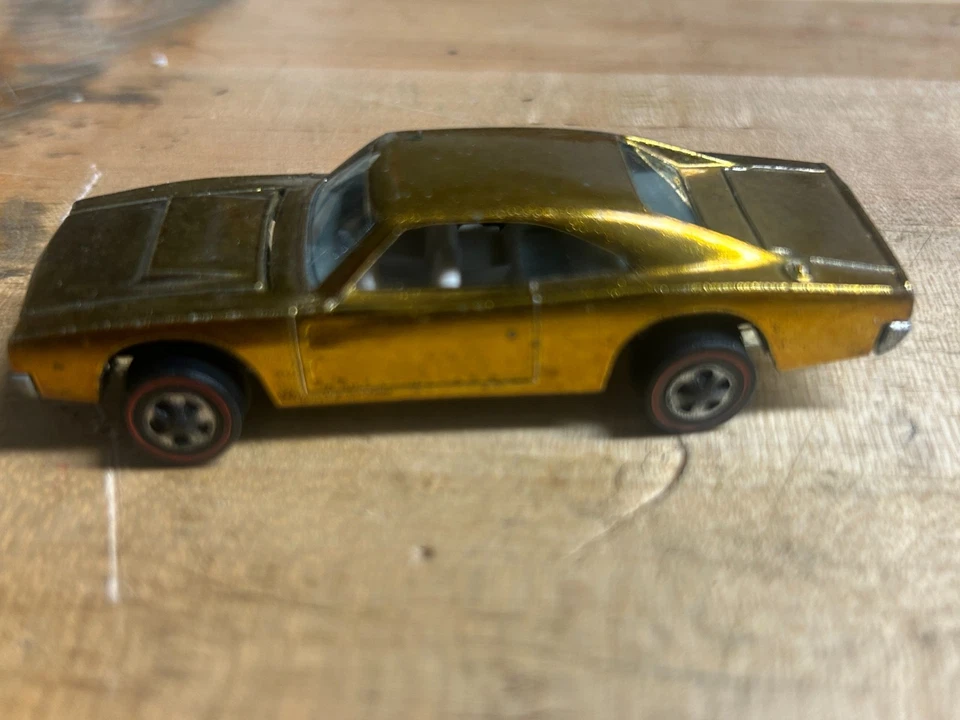 Dodge Charger personalizado Hot Wheels - Gold Red Line Foto 1 de 4