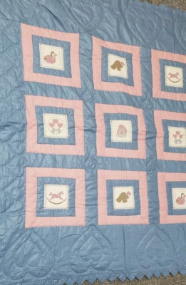 Colcha de berço azul rosa 1980 feita à mão gansos pombas presente chá de bebê - Imagem 1 de 3