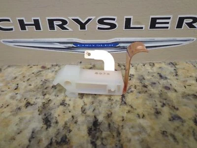 84-24 Chrysler Dodge Jeep Ram Nuevo Interruptor de Freno de Estacionamiento Mopar Fabricante Original Foto 1 de 2