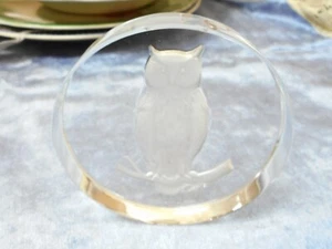 Val St Lambert Crystal Glass Paperweight with frosted OWL - Picture 1 of 10