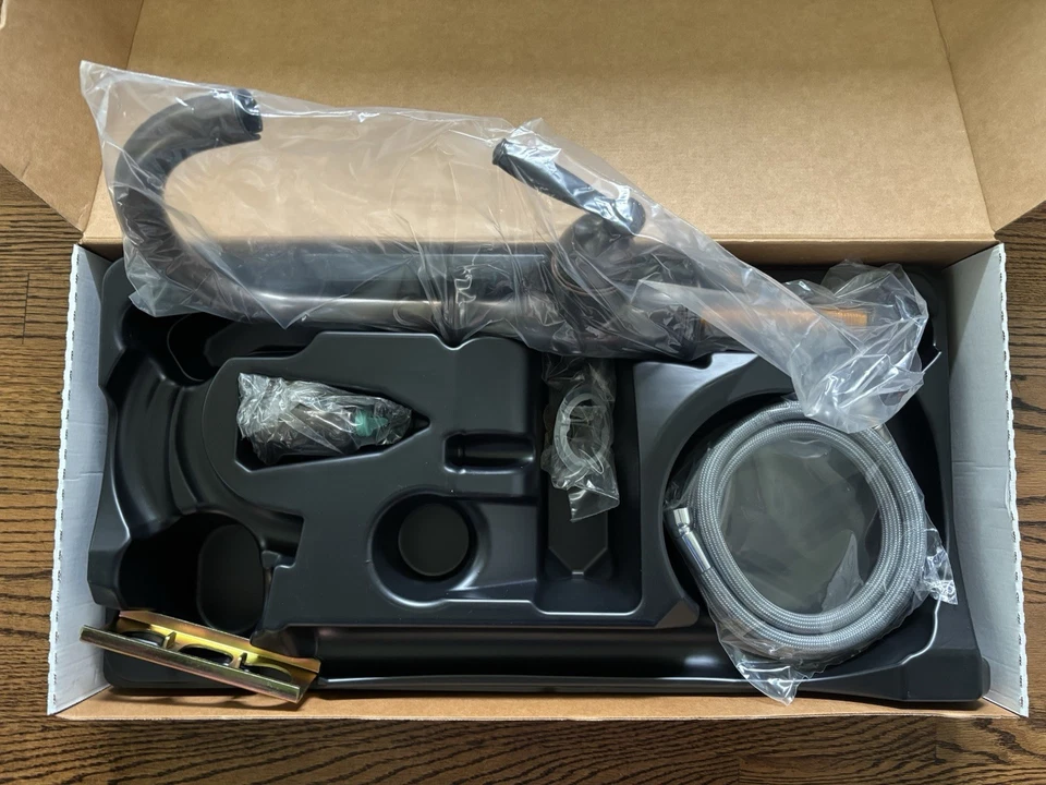 Kit de recorte de grifo de cocina plegable Moen Brantford DSPLY5985ORB bronce frotado con aceite Foto 1 de 4